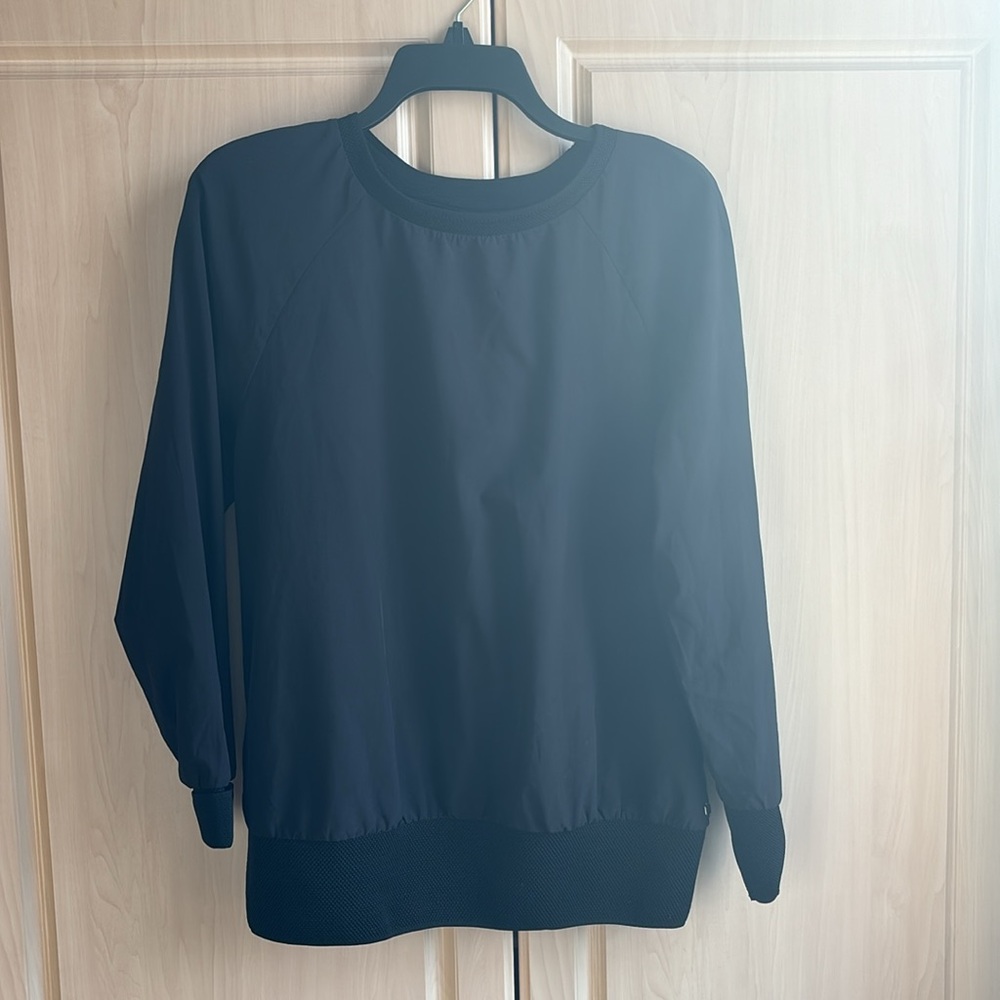 Fabletics long sleeve casual top with shoulder blade cut outs Xs EUC - Picture 4 of 9